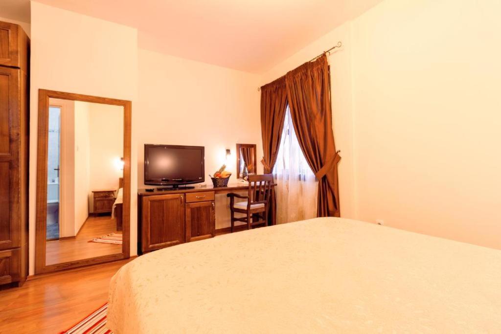 Downtown Rooms Ni Exterior foto