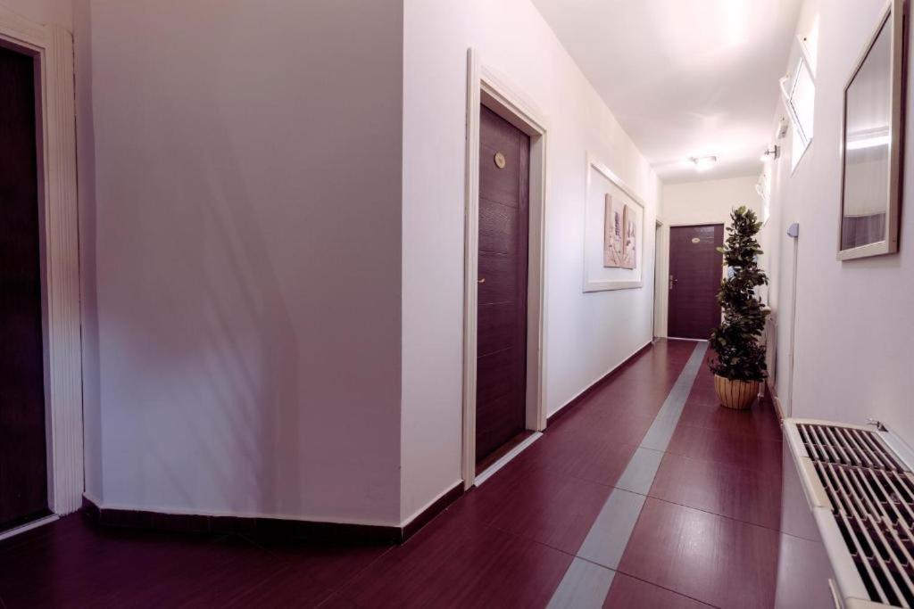 Downtown Rooms Ni Exterior foto